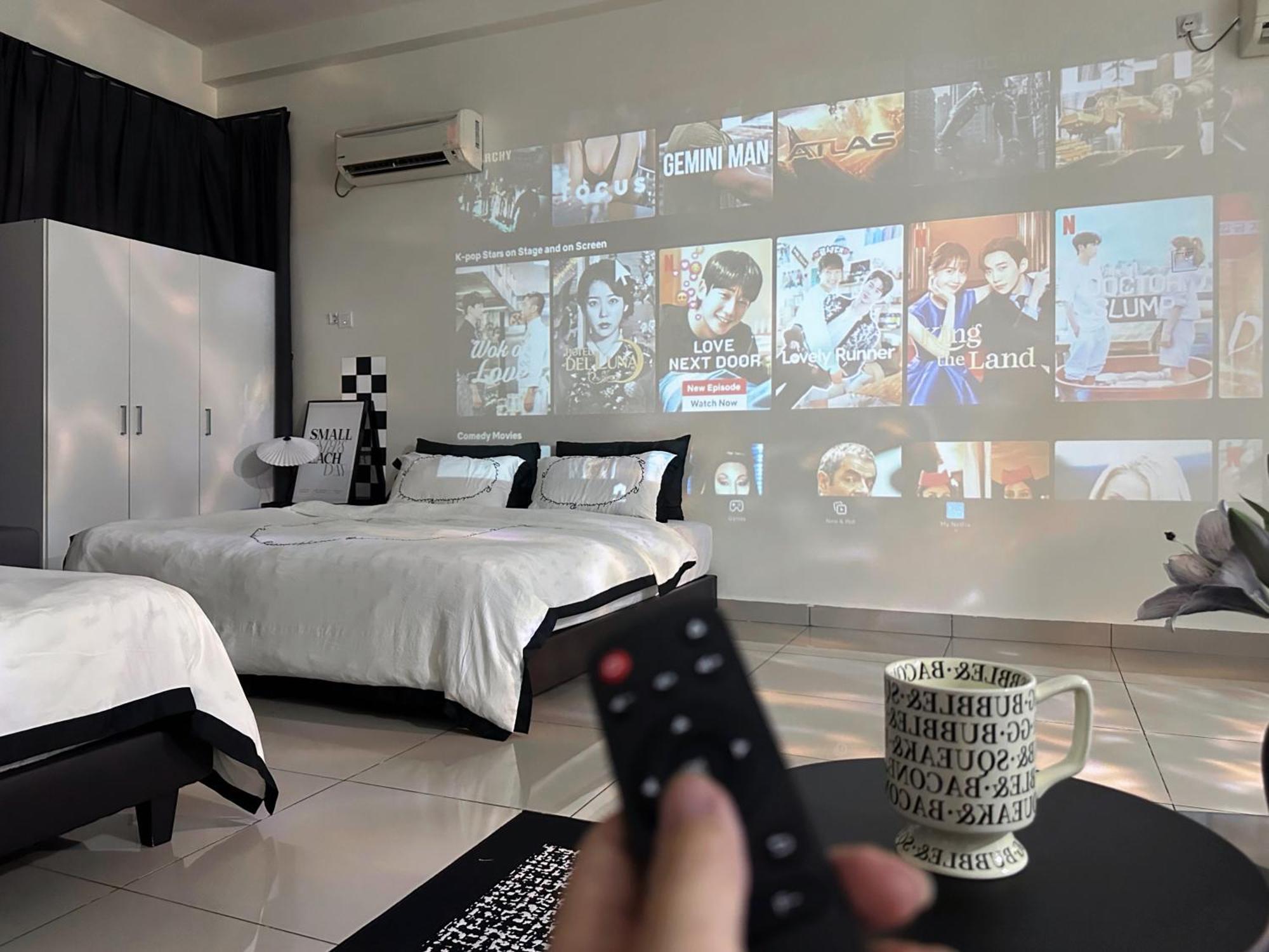 Mount Austin With Hd Projector Fast Wifi * Johor Bahru