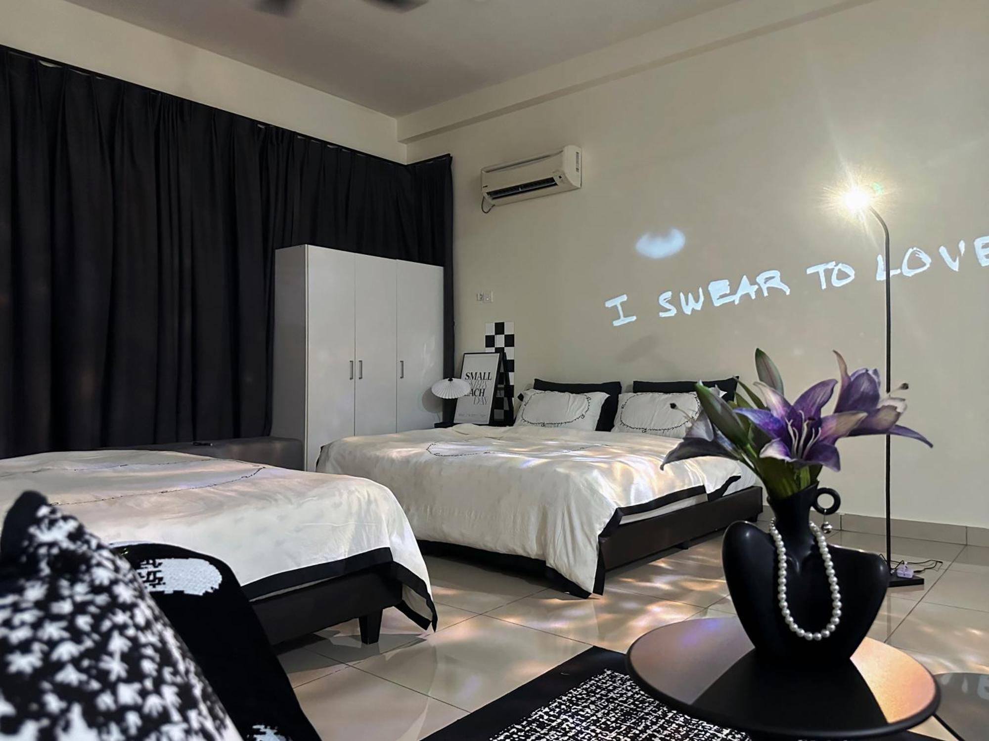 Mount Austin With Hd Projector Fast Wifi * Johor Bahru